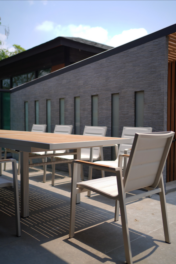 Best Outdoor Dining Sets for Elegant Spaces